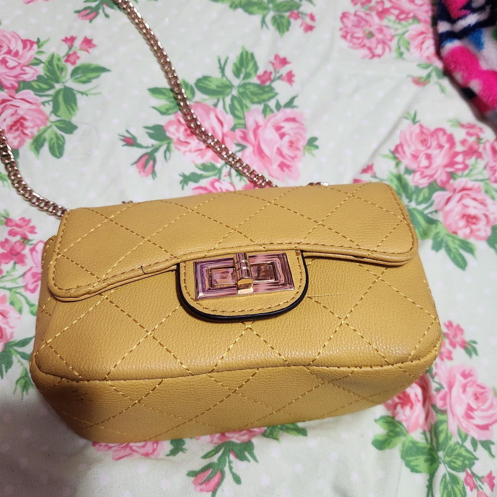 Chic Mustard Quilted Crossbody Bag